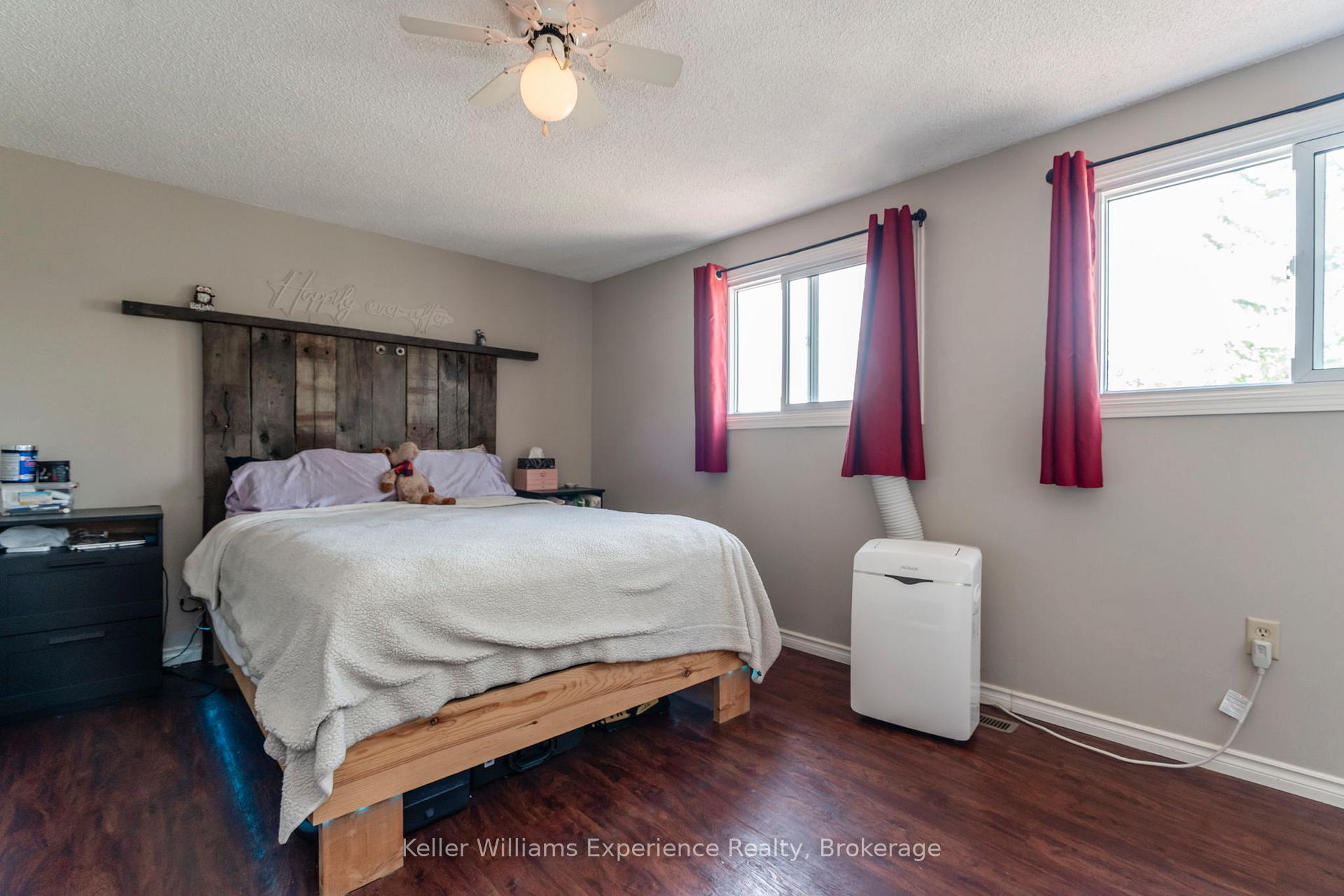 Photo 8 of 23 Corbett Drive, Barrie, Grove East — HOMEH
