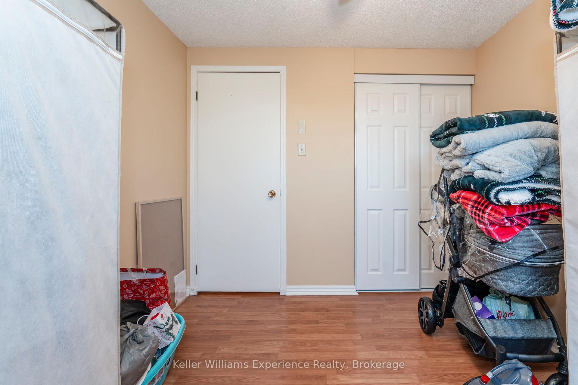 Photo 10 of 23 Corbett Drive, Barrie, Grove East — HOMEH