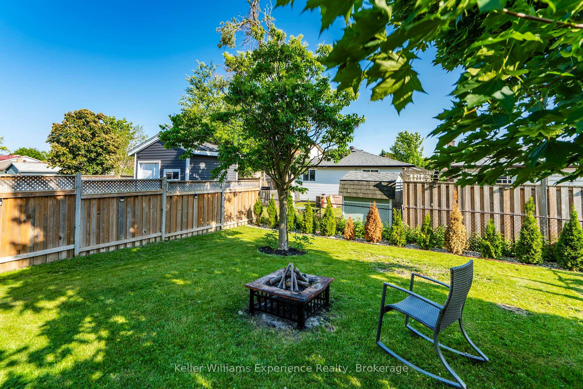 Photo 16 of 23 Corbett Drive, Barrie, Grove East — HOMEH