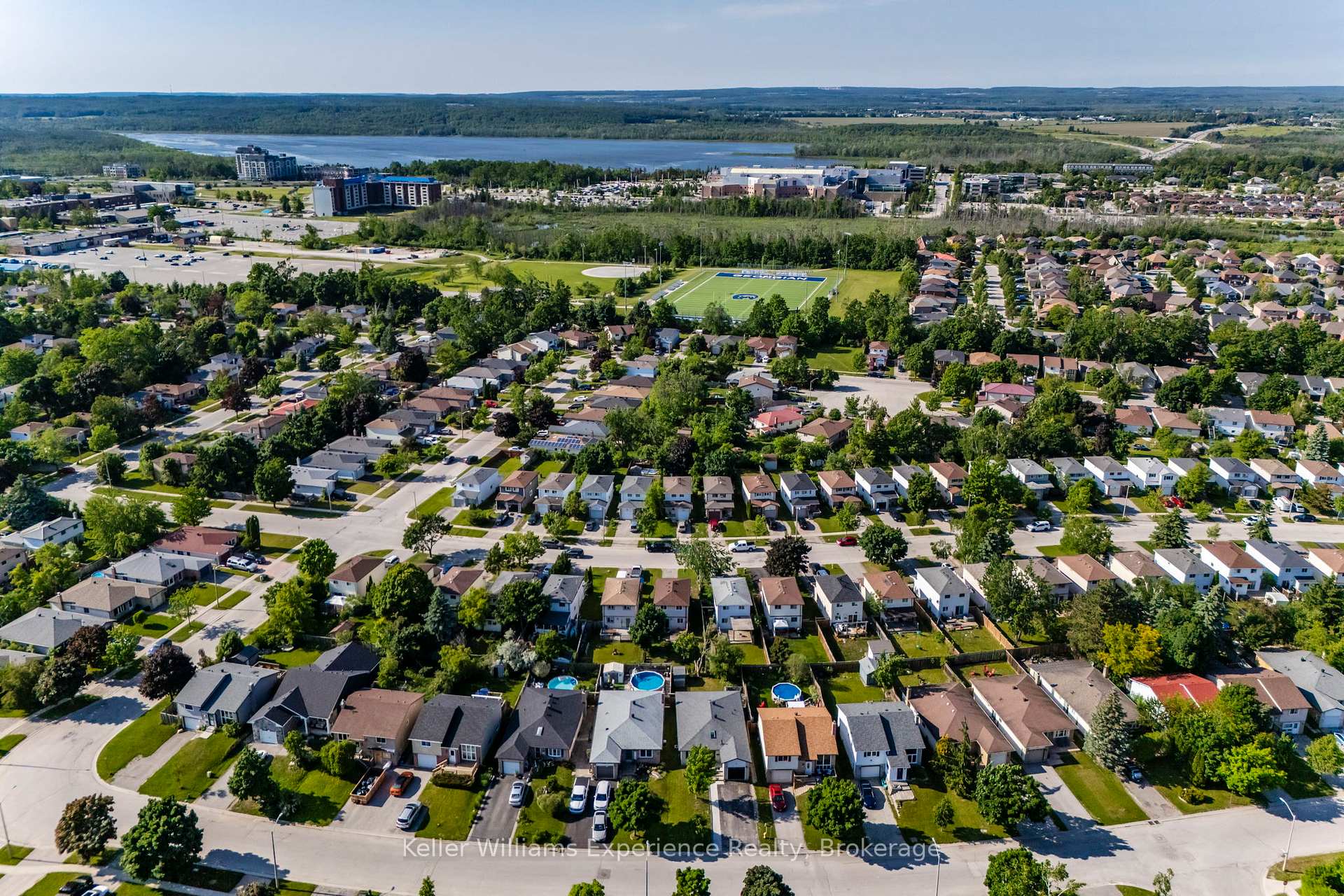 Photo 18 of 23 Corbett Drive, Barrie, Grove East — HOMEH