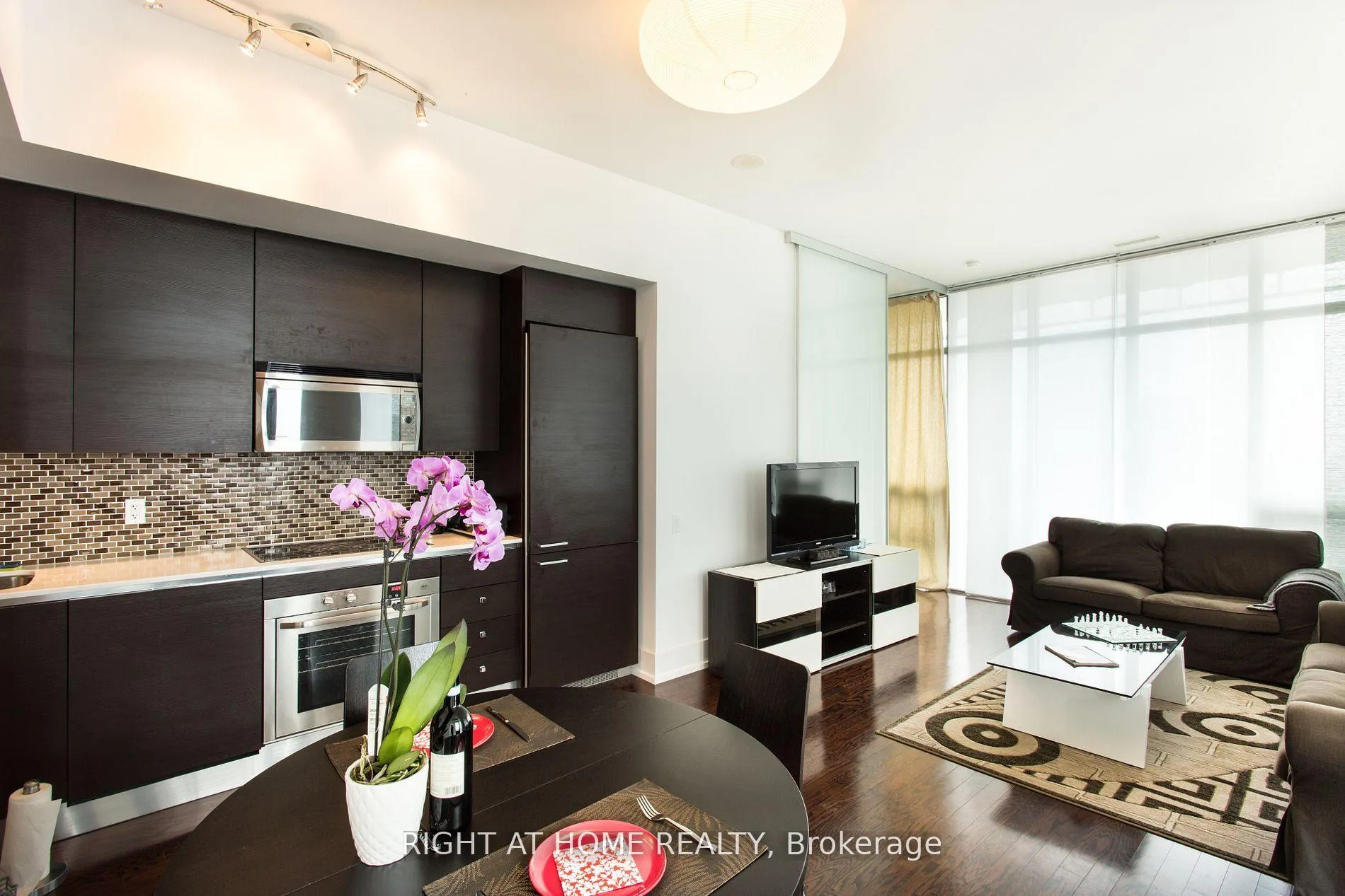 Front of Unit 4207, 33 Charles Street E