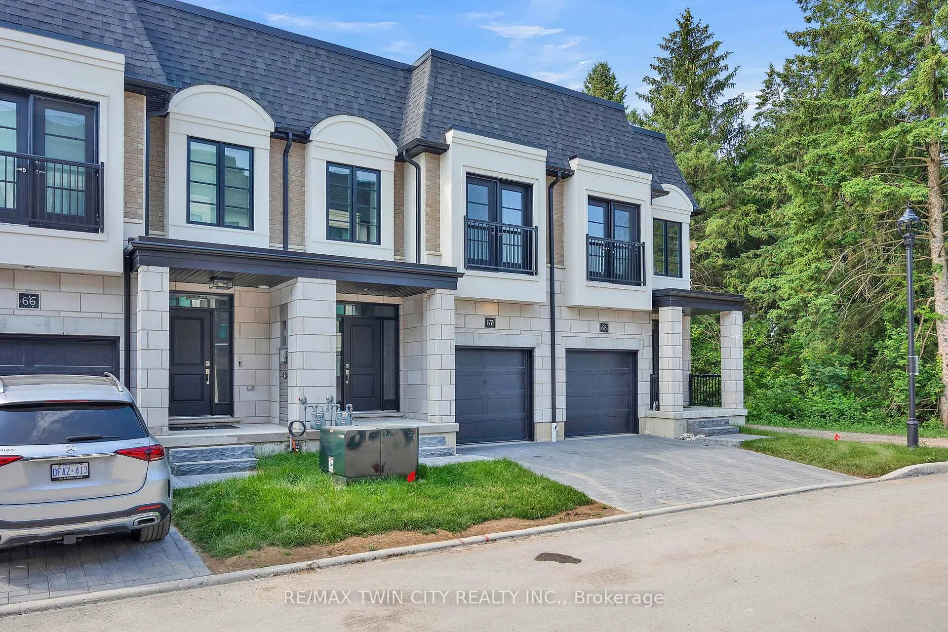 Front of Unit 63, 143 Elgin Street N