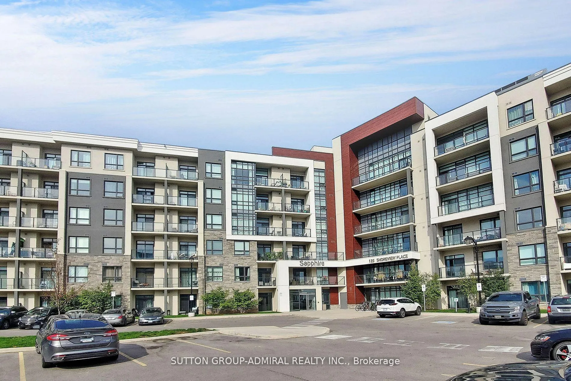 Front of Unit 532, 125 Shoreview Place S