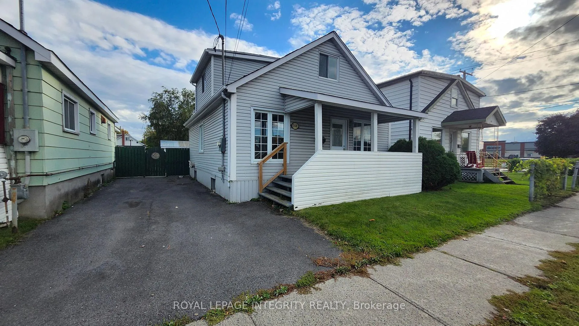 Front of 360 Ninth Street W