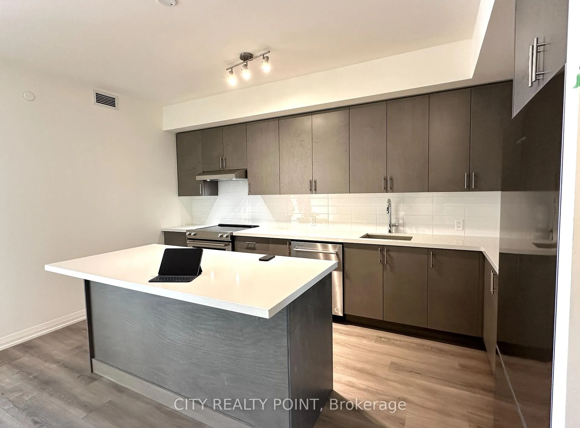 Photo 3 of Unit 323, 8960 Jane Street, Vaughan, Concord — HOMEH