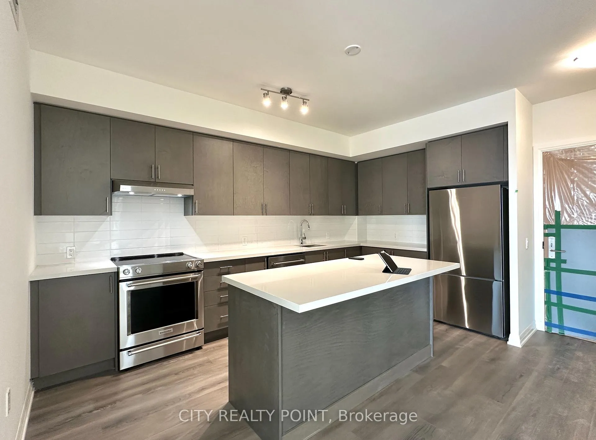 Photo 5 of Unit 323, 8960 Jane Street, Vaughan, Concord — HOMEH
