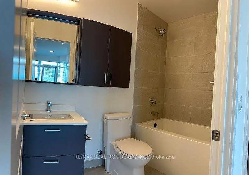 Photo 11 of Unit B328, 50 Upper Mall Way, Vaughan, Brownridge — HOMEH