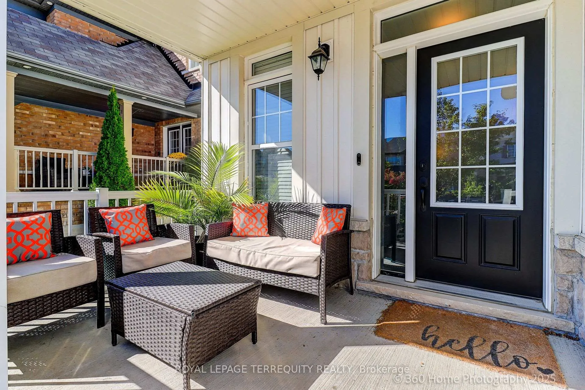 Photo 3 of 18 Northglen Boulevard, Clarington, Bowmanville — HOMEH