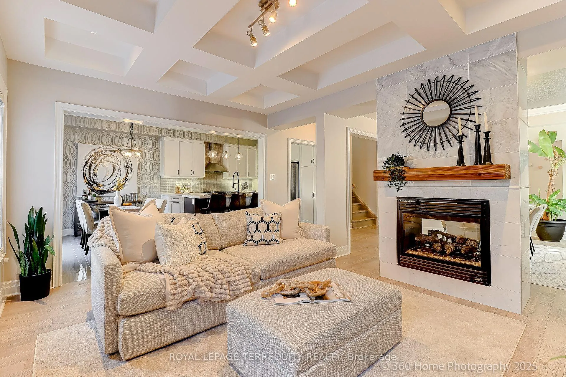 Photo 11 of 18 Northglen Boulevard, Clarington, Bowmanville — HOMEH