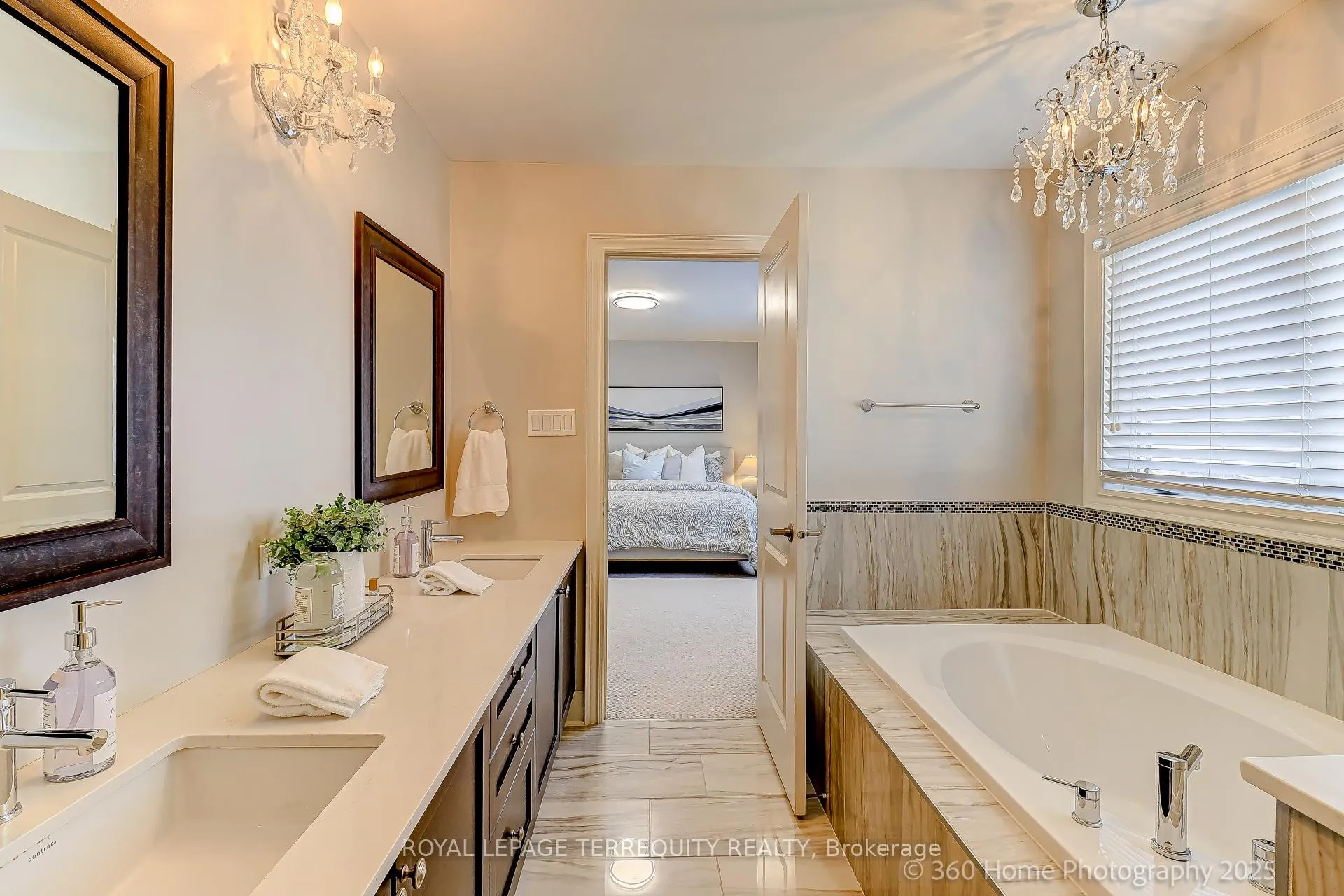 Photo 19 of 18 Northglen Boulevard, Clarington, Bowmanville — HOMEH