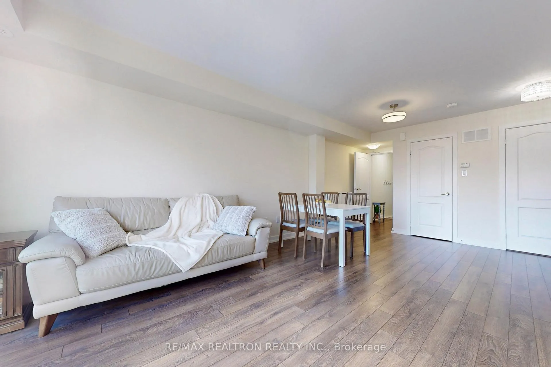 Photo 4 of Unit 2326, 20 Westmeath Lane, Markham, Cornell — HOMEH