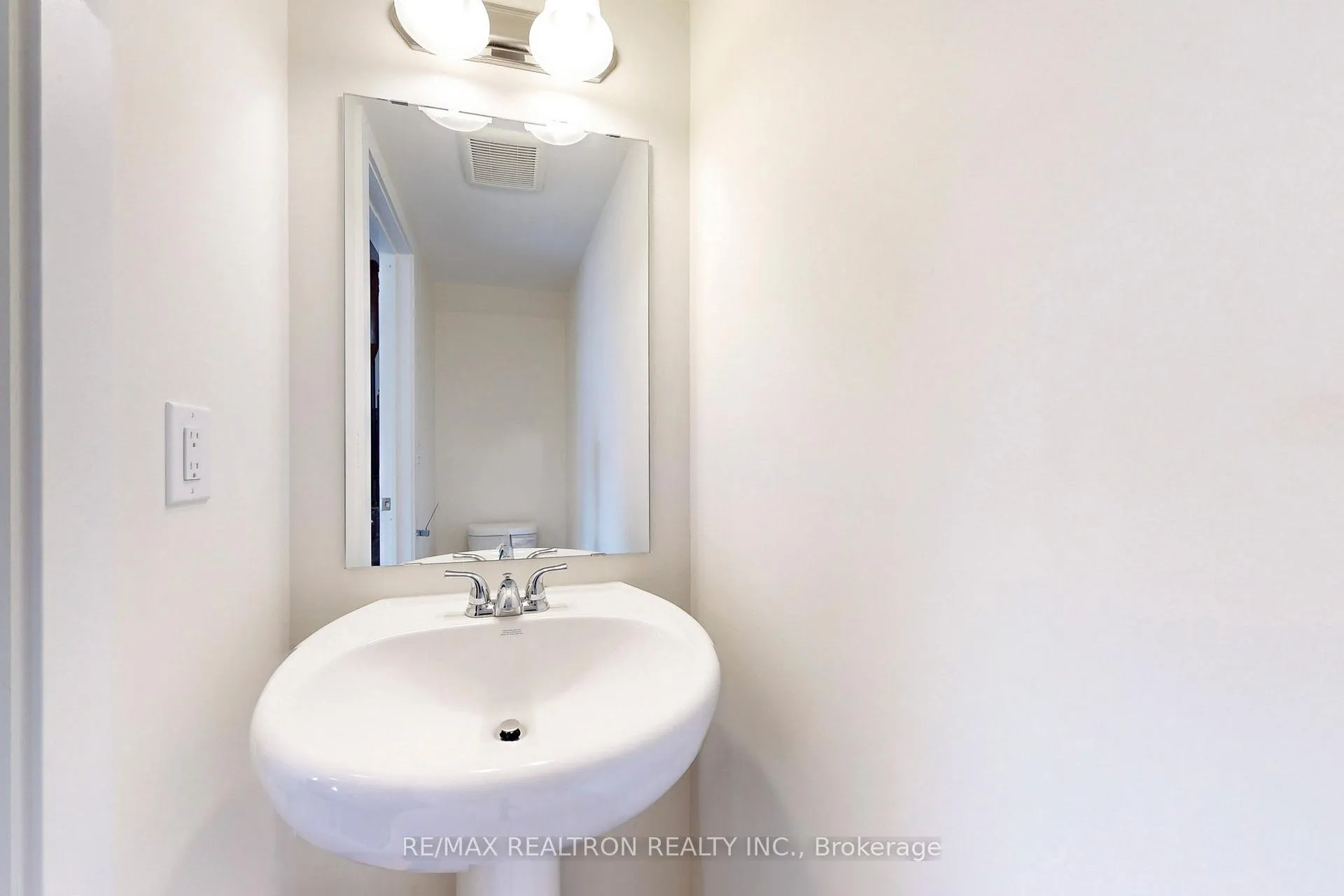 Photo 8 of Unit 2326, 20 Westmeath Lane, Markham, Cornell — HOMEH