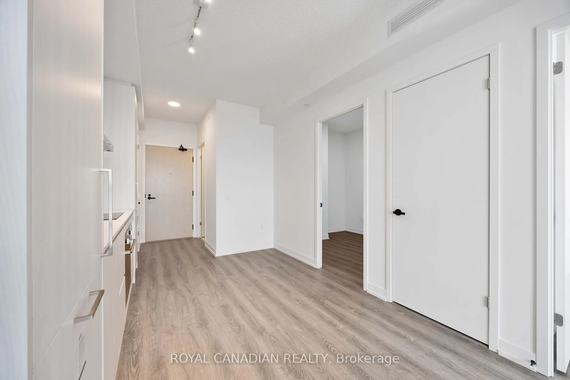 Photo 8 of Unit 5007, 195 Commerce Street, Vaughan, Vaughan Corporate Centre — HOMEH