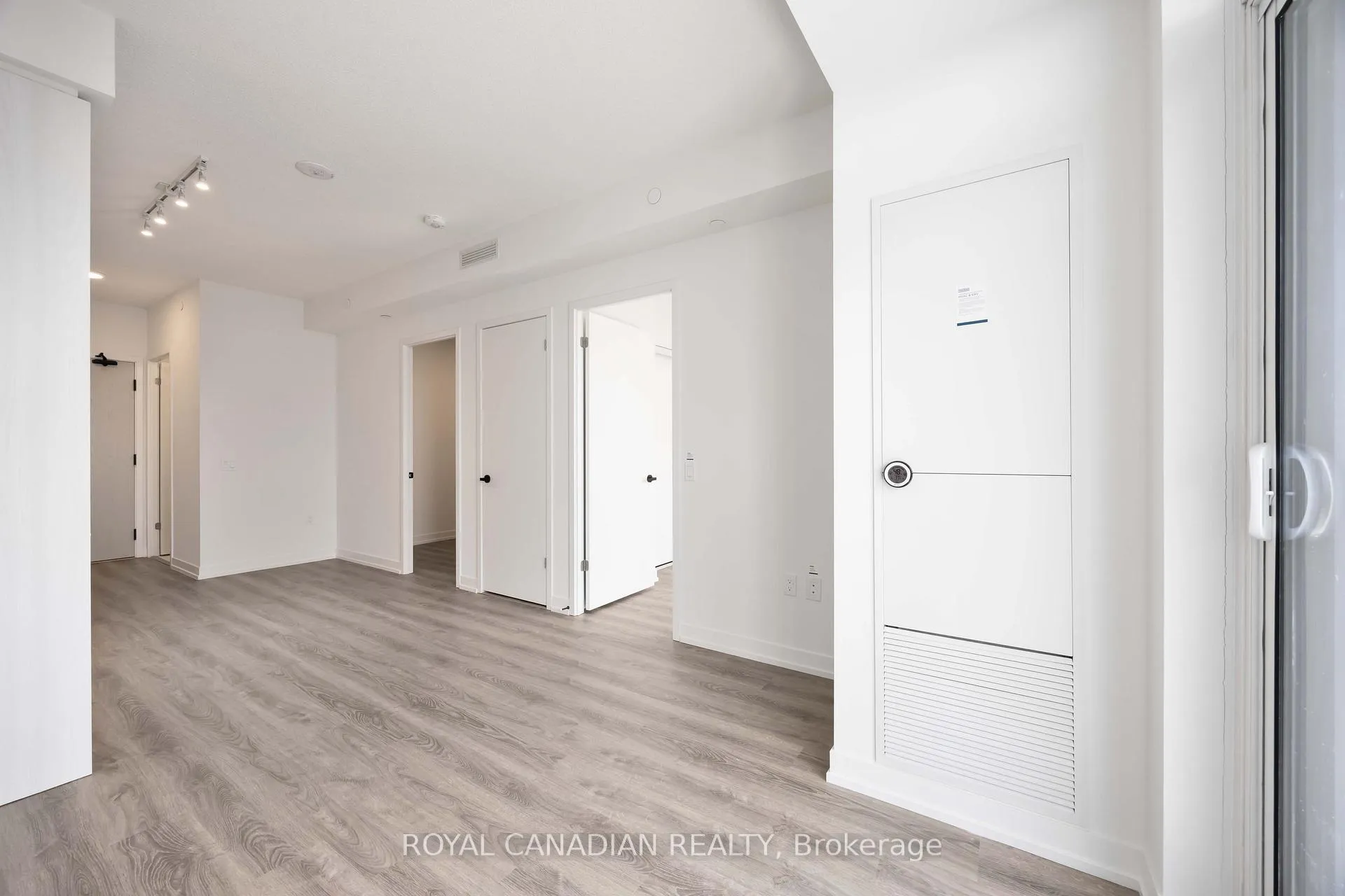 Photo 13 of Unit 5007, 195 Commerce Street, Vaughan, Vaughan Corporate Centre — HOMEH