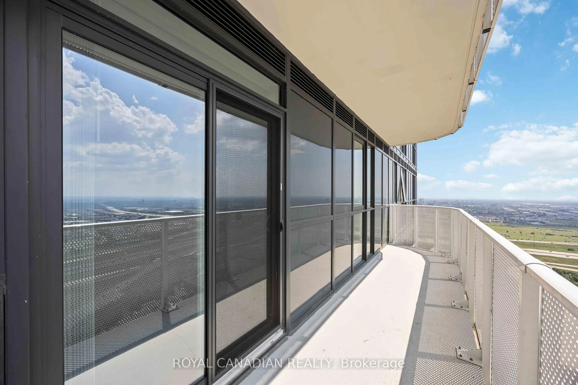 Photo 24 of Unit 5007, 195 Commerce Street, Vaughan, Vaughan Corporate Centre — HOMEH