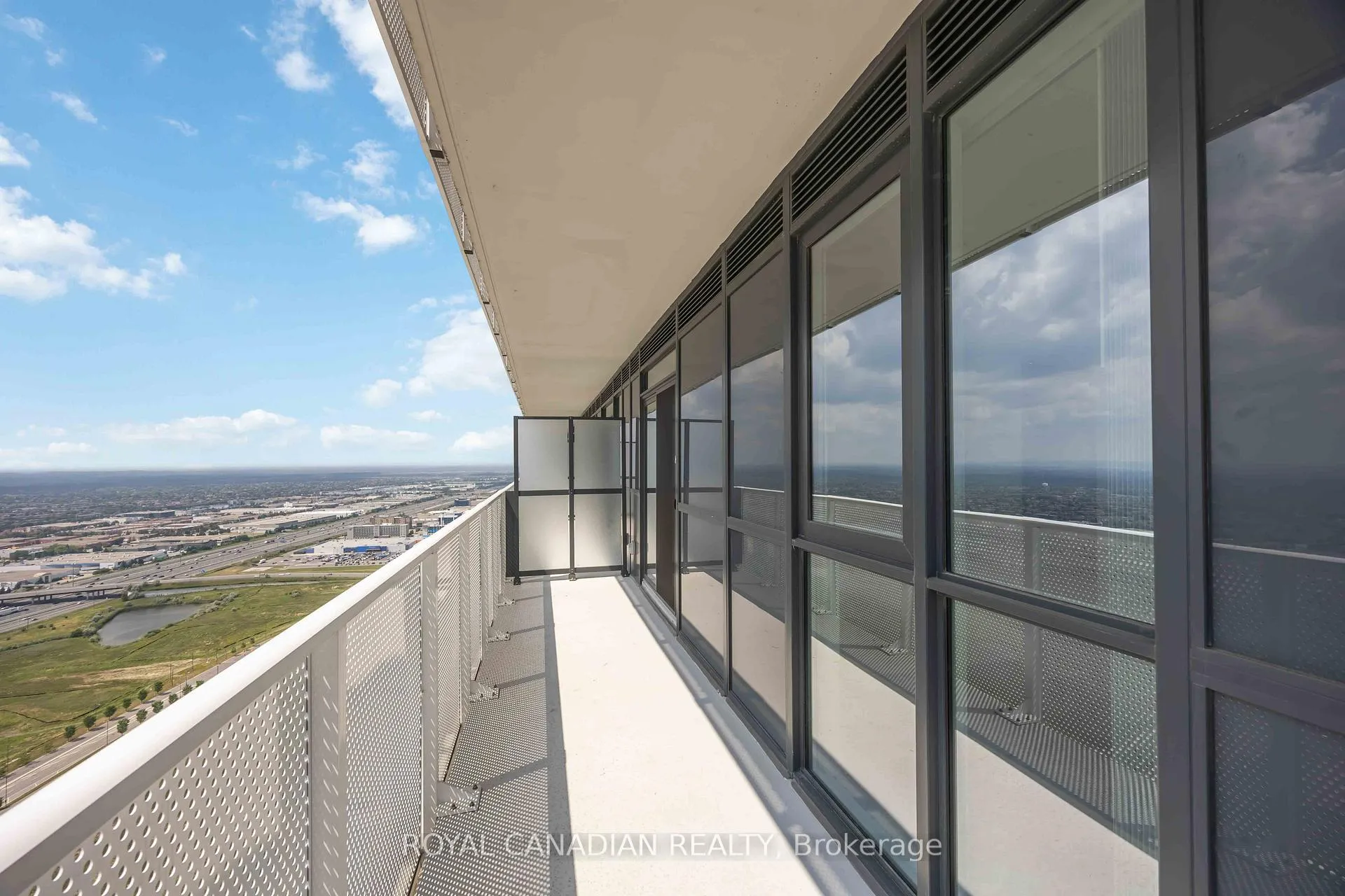 Photo 25 of Unit 5007, 195 Commerce Street, Vaughan, Vaughan Corporate Centre — HOMEH