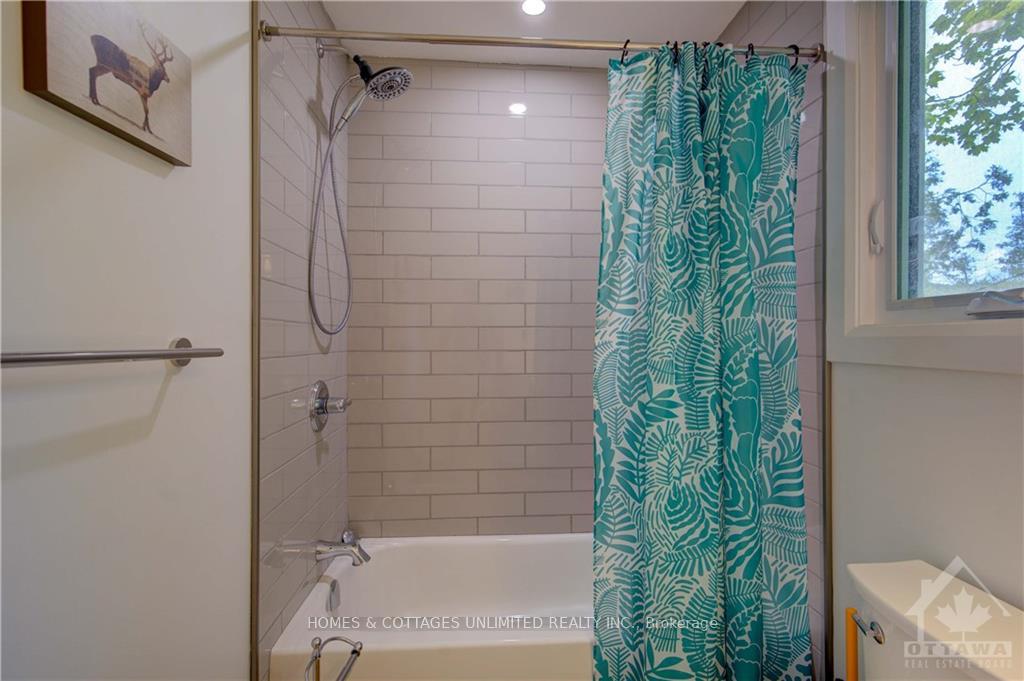 Photo 9 of 1124 Young Lane, Frontenac, Frontenac North — HOMEH