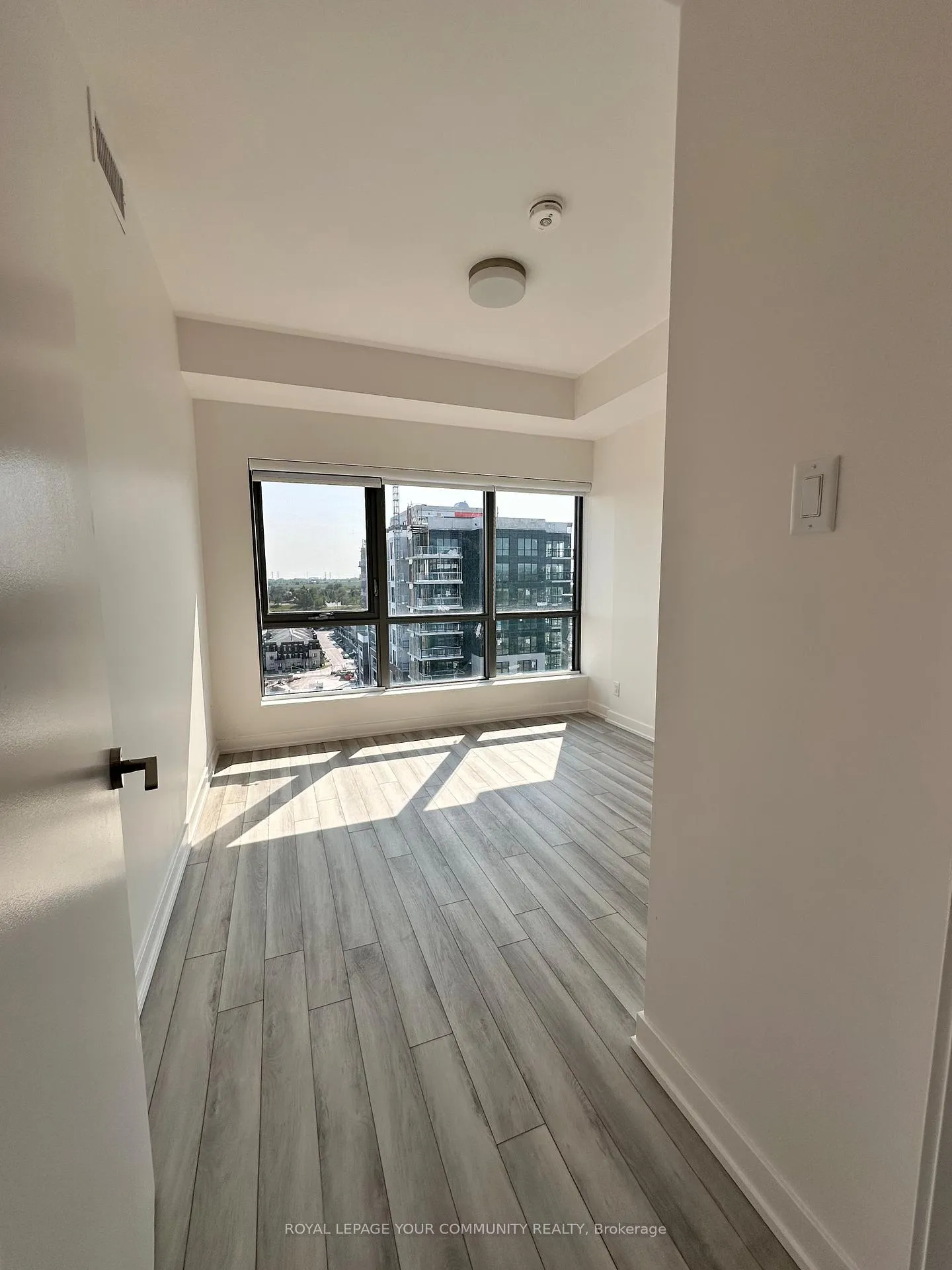 Photo 8 of Unit 1102, 55 Clarington Boulevard, Clarington, Bowmanville — HOMEH