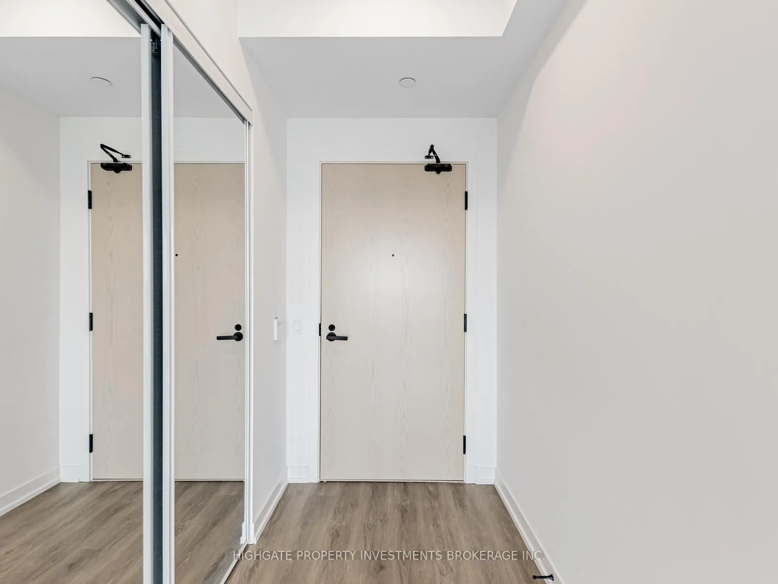 Photo 3 of Unit 908, 28 Interchange Way, Vaughan, Vaughan Corporate Centre — HOMEH
