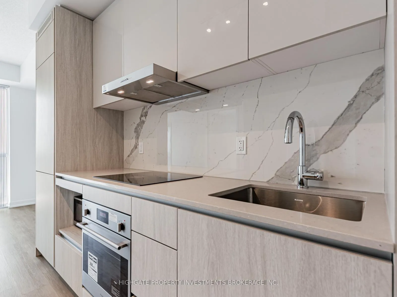 Photo 5 of Unit 908, 28 Interchange Way, Vaughan, Vaughan Corporate Centre — HOMEH