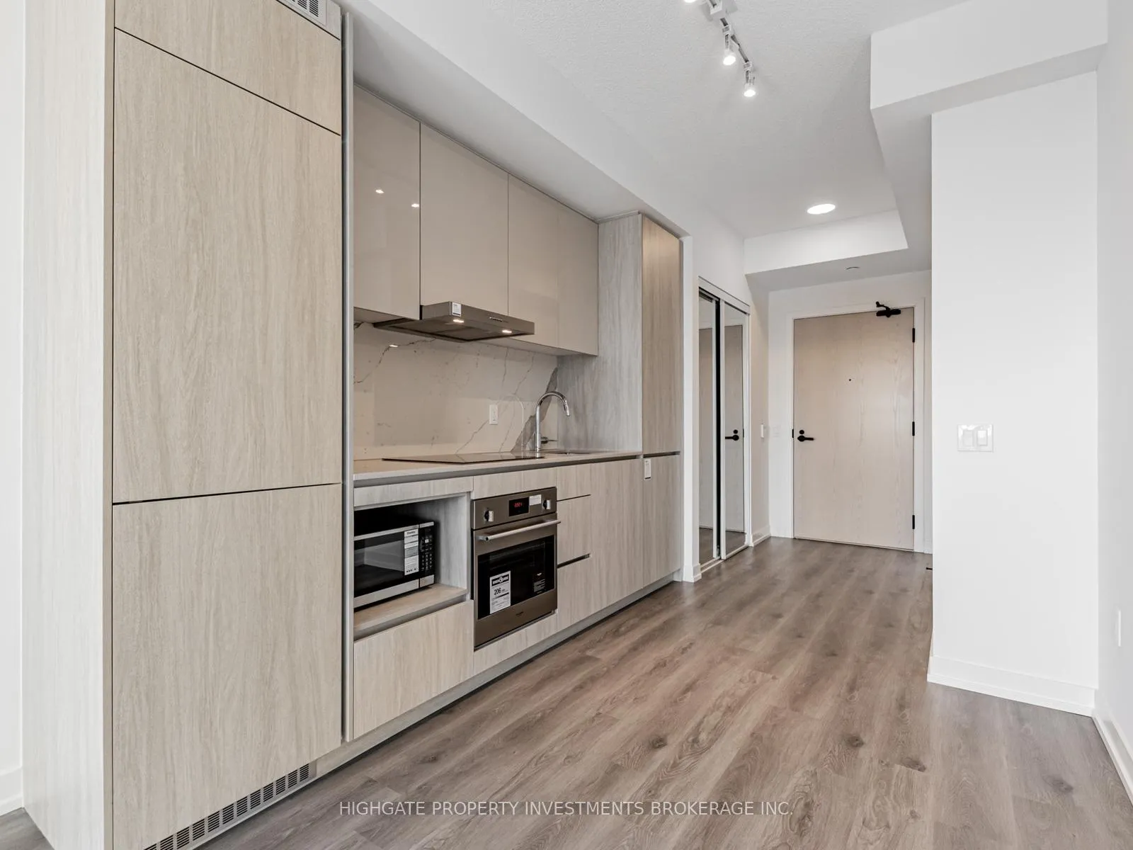 Photo 9 of Unit 908, 28 Interchange Way, Vaughan, Vaughan Corporate Centre — HOMEH