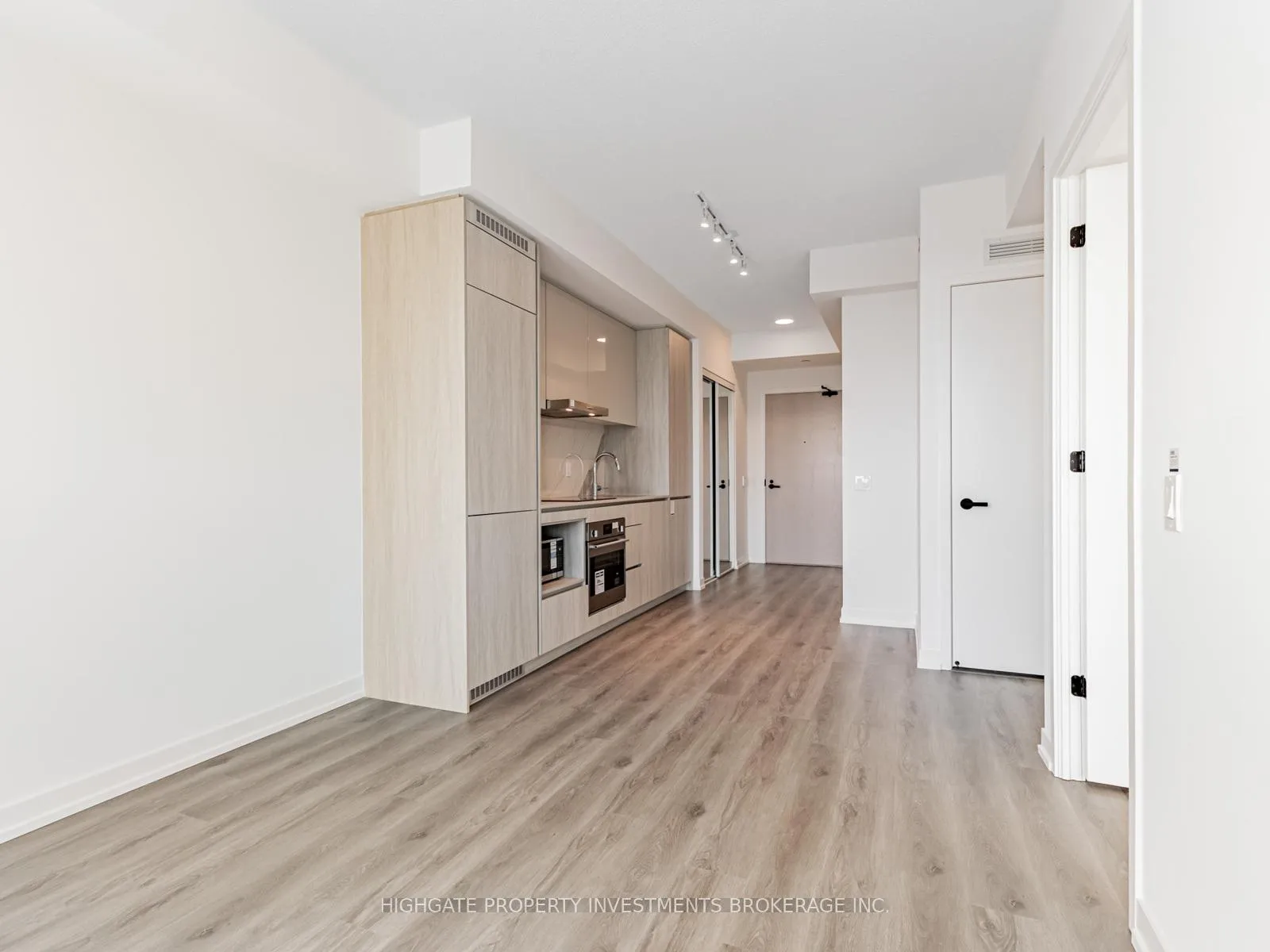 Photo 14 of Unit 908, 28 Interchange Way, Vaughan, Vaughan Corporate Centre — HOMEH