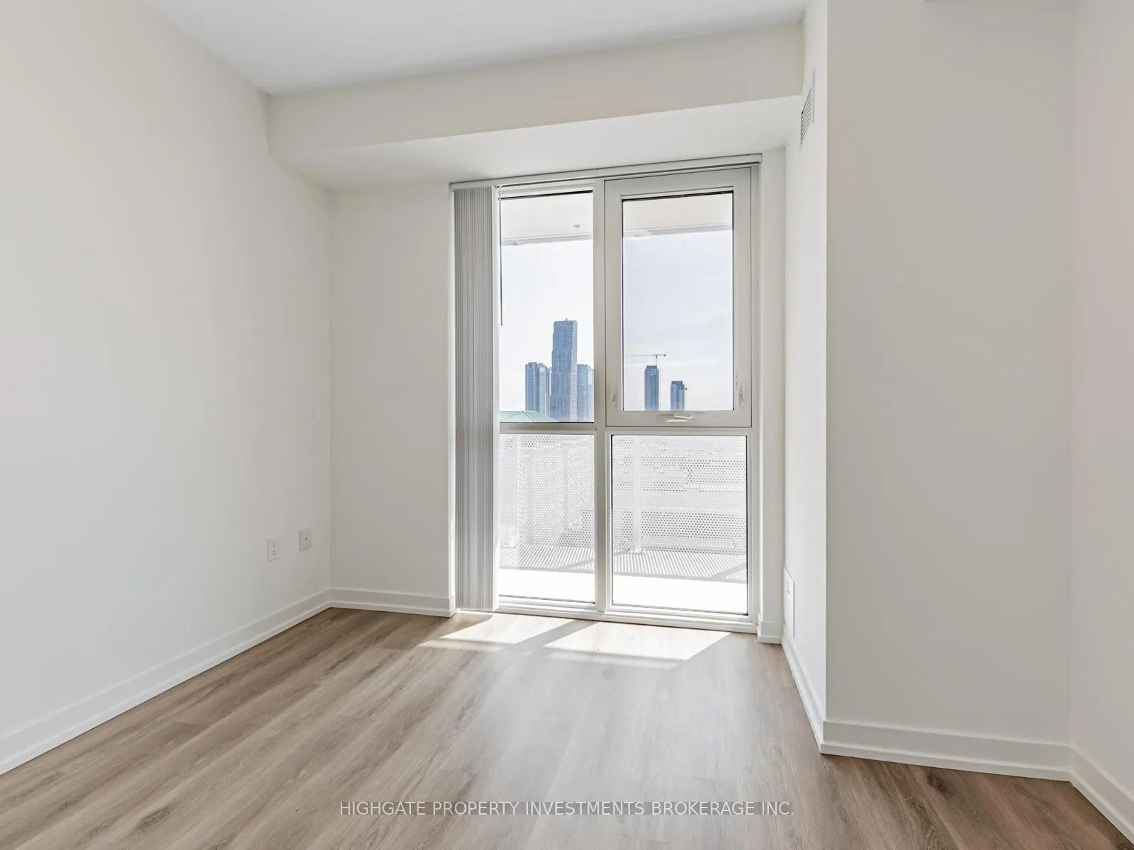 Photo 16 of Unit 908, 28 Interchange Way, Vaughan, Vaughan Corporate Centre — HOMEH