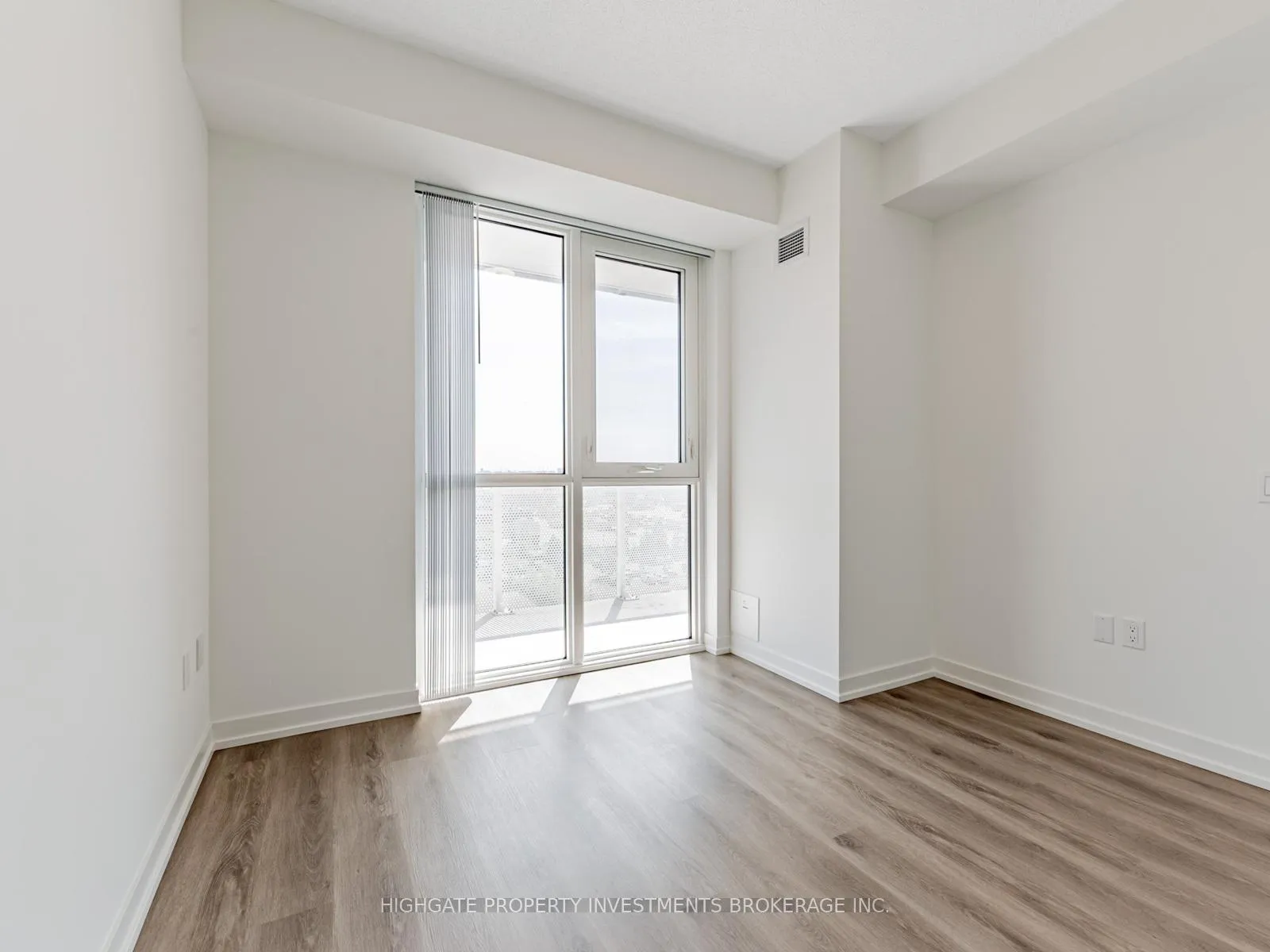 Photo 17 of Unit 908, 28 Interchange Way, Vaughan, Vaughan Corporate Centre — HOMEH