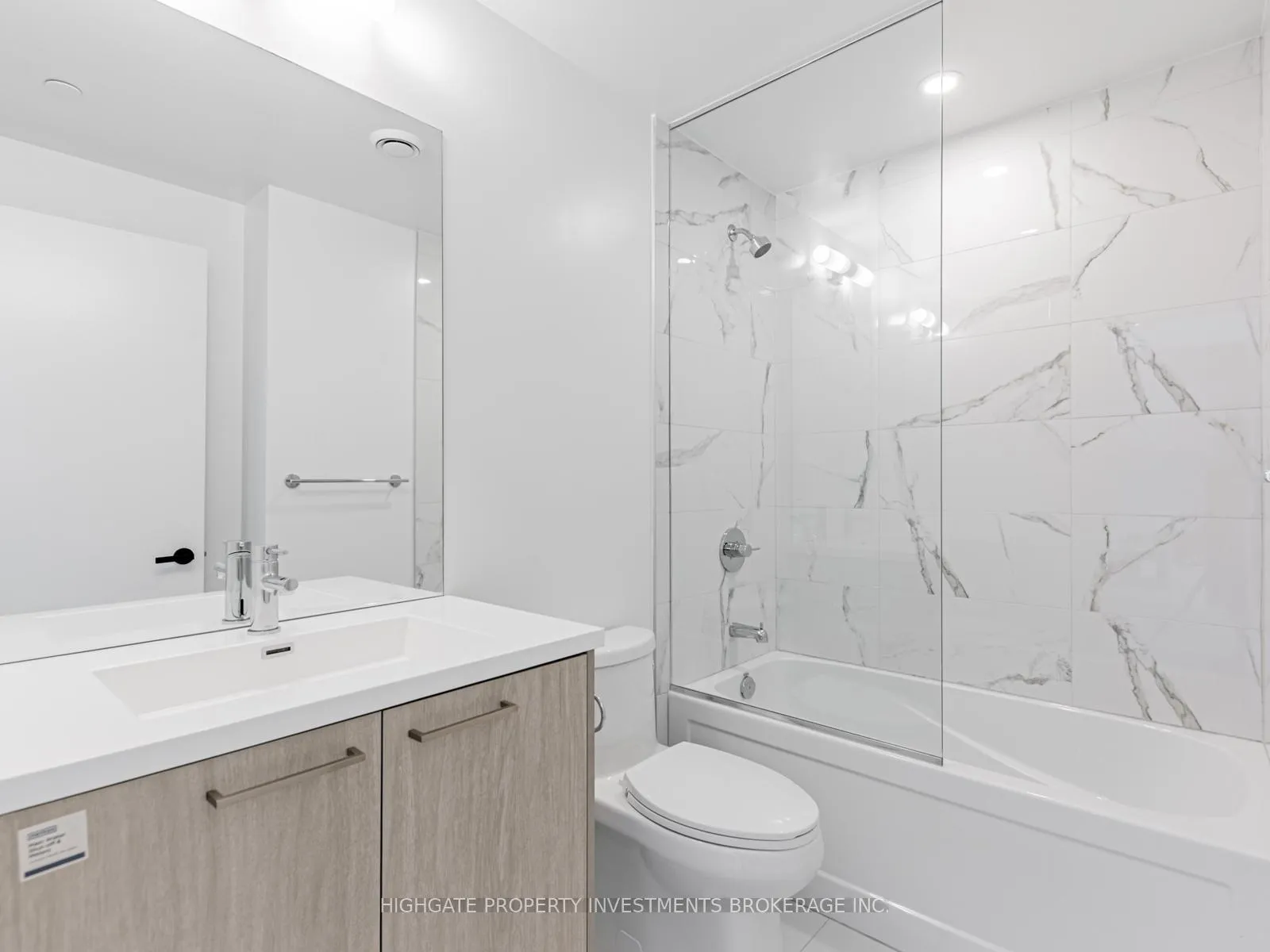 Photo 19 of Unit 908, 28 Interchange Way, Vaughan, Vaughan Corporate Centre — HOMEH