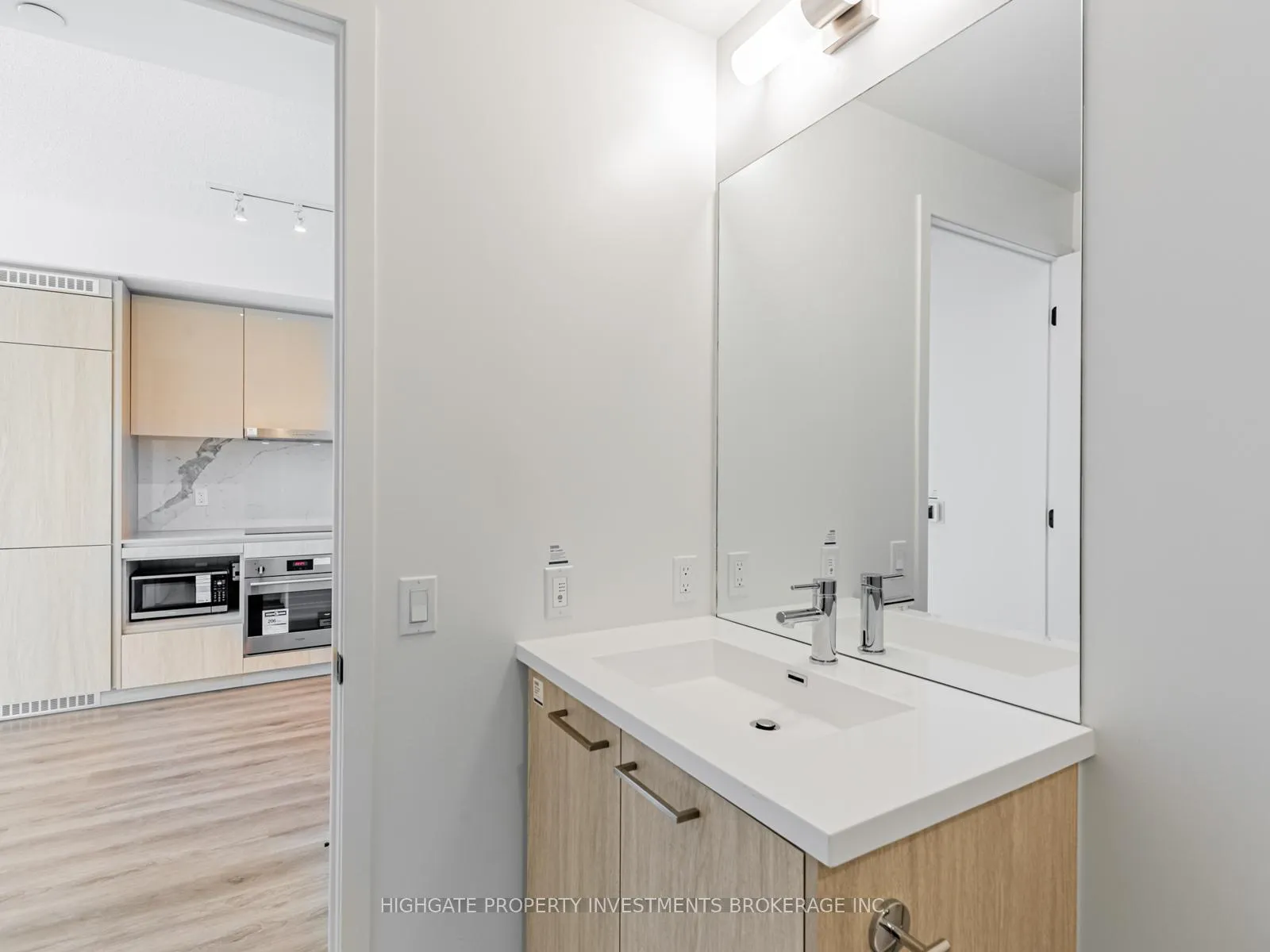 Photo 21 of Unit 908, 28 Interchange Way, Vaughan, Vaughan Corporate Centre — HOMEH