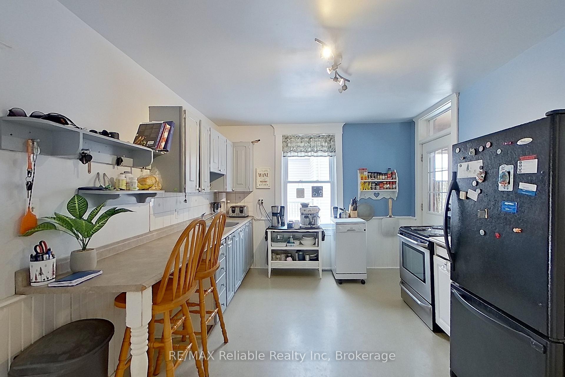 Photo 11 of 121 Brock Street, Goderich, Goderich (Town) — HOMEH