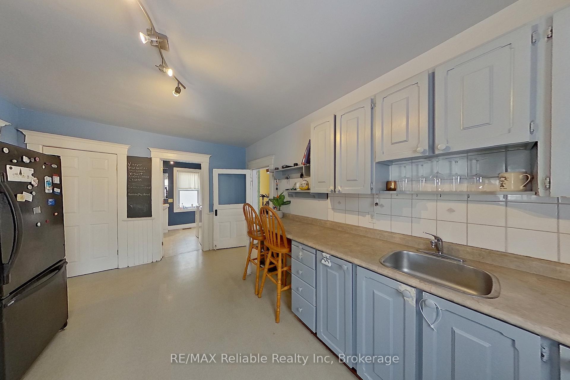 Photo 12 of 121 Brock Street, Goderich, Goderich (Town) — HOMEH