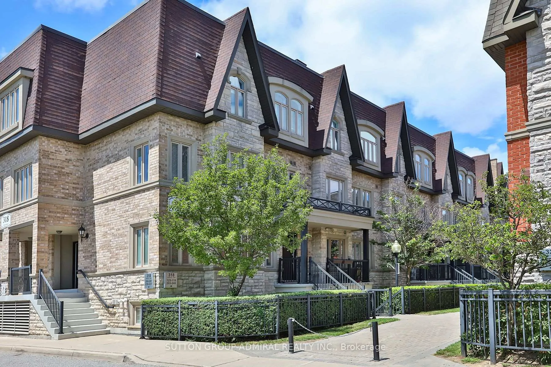 Front of Unit 265, 318 John Street