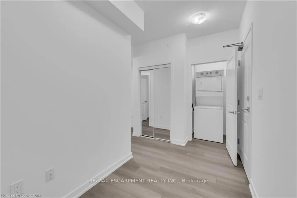 Photo 5 of Unit 406, 460 Dundas Street E, Hamilton, Waterdown — HOMEH