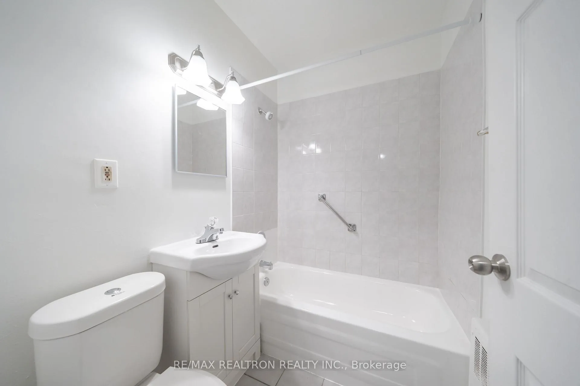 Photo 1 of Unit 322C, 468 Ottawa Street N, Hamilton, Corktown — HOMEH