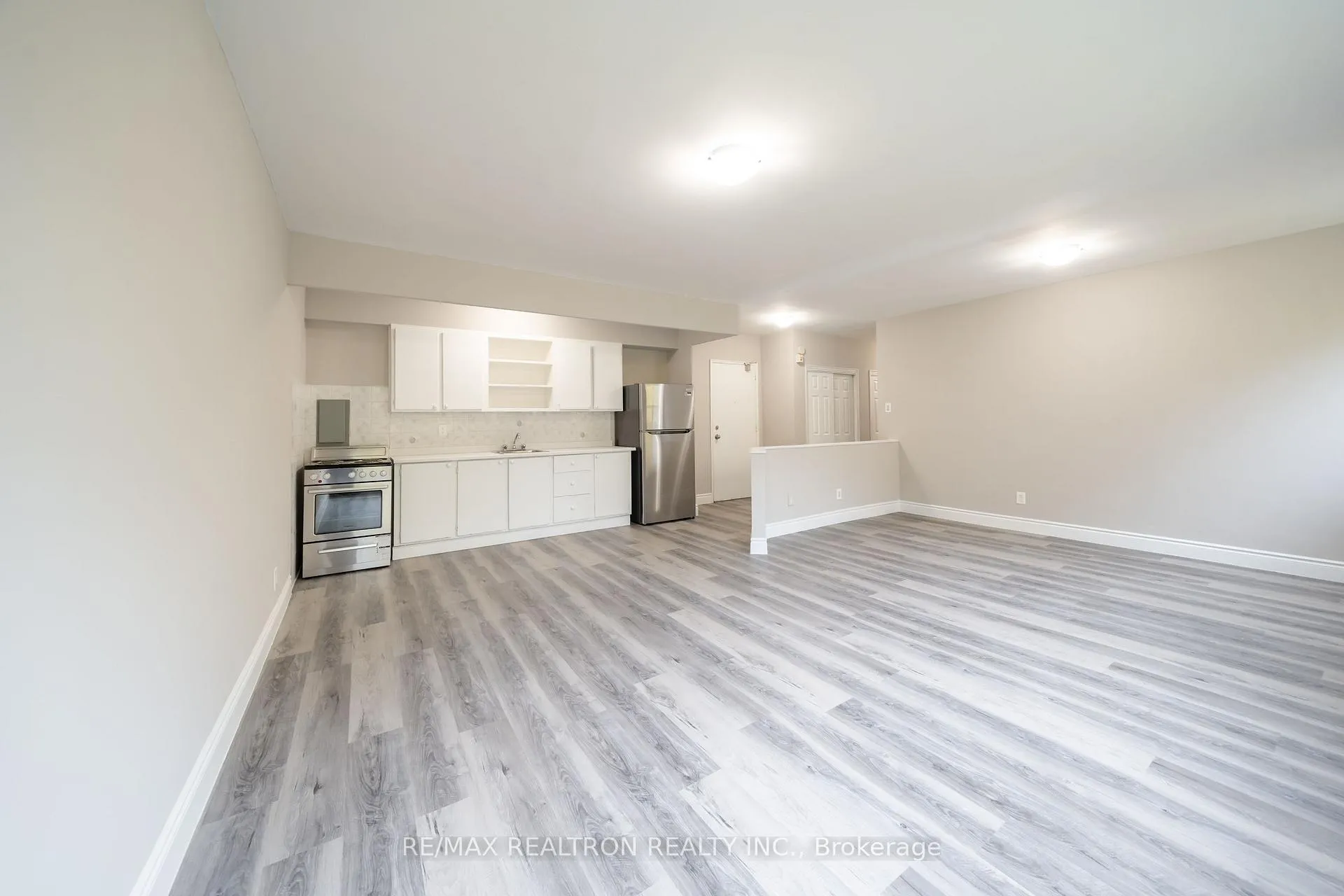 Photo 7 of Unit 322C, 468 Ottawa Street N, Hamilton, Corktown — HOMEH