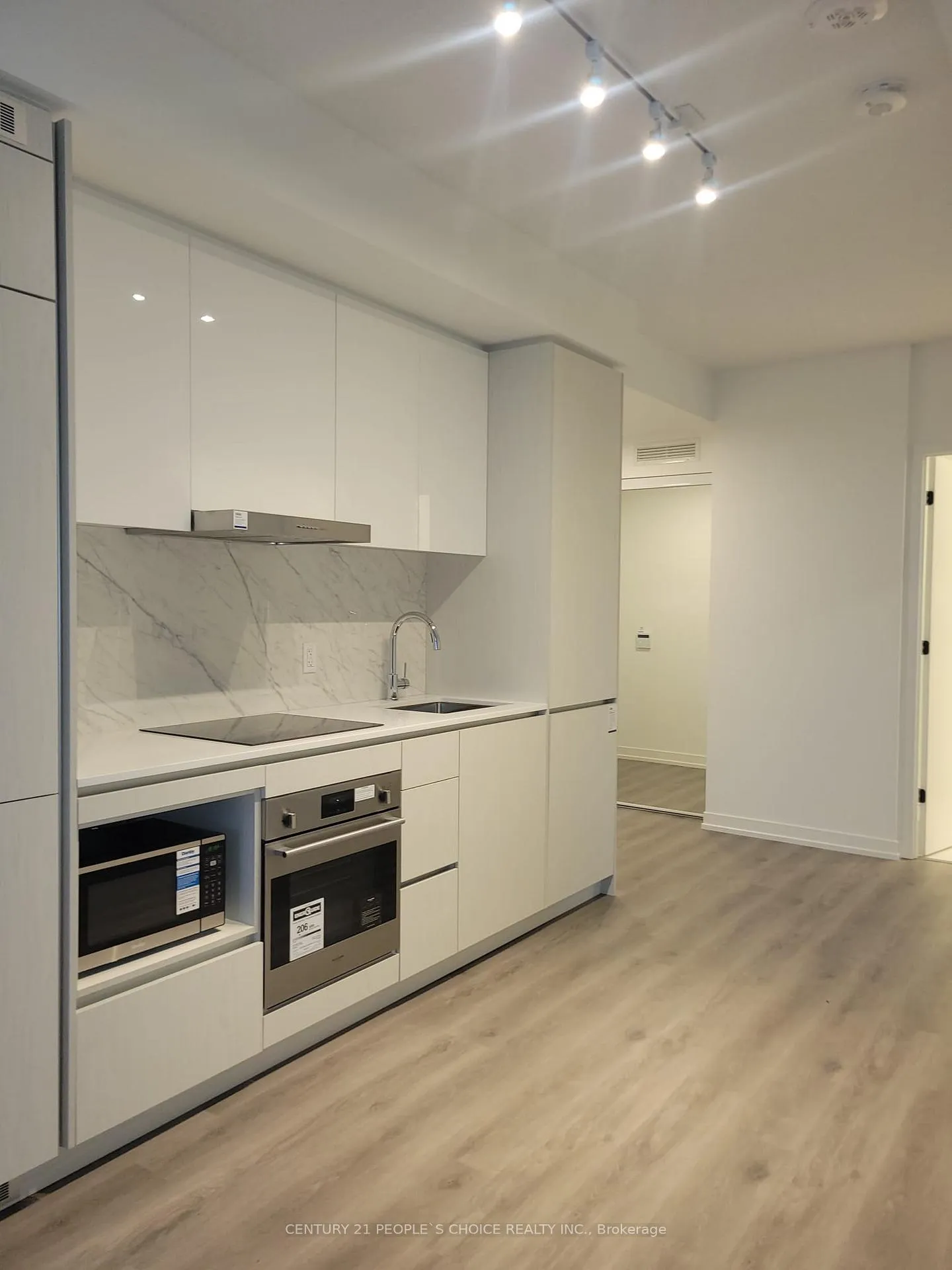 Photo 7 of Unit 810, 28 Interchange Way, Vaughan, Vaughan Corporate Centre — HOMEH