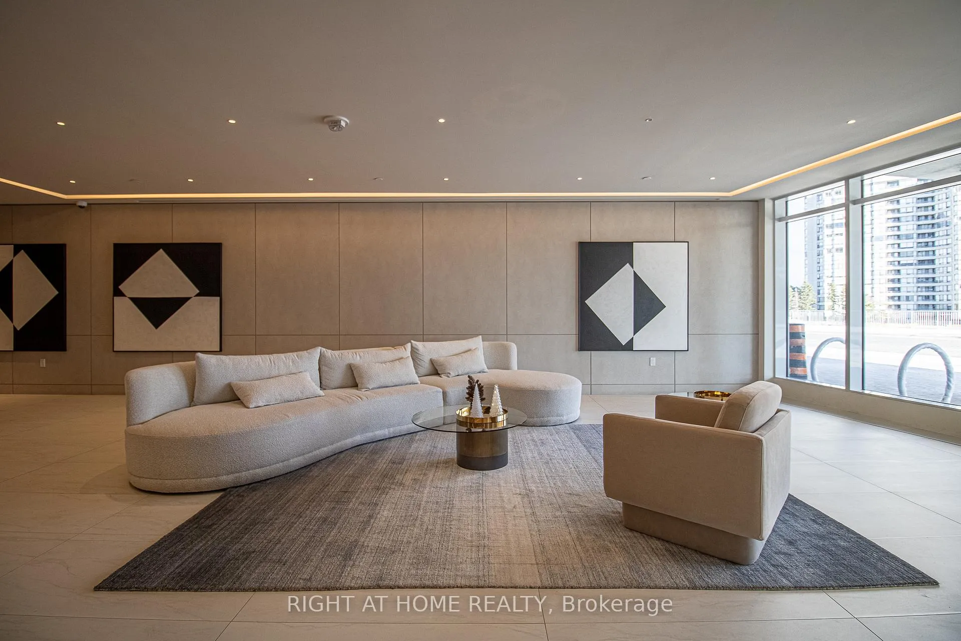 Photo 3 of Unit 616, 30 upper mall Way, Vaughan, Brownridge — HOMEH
