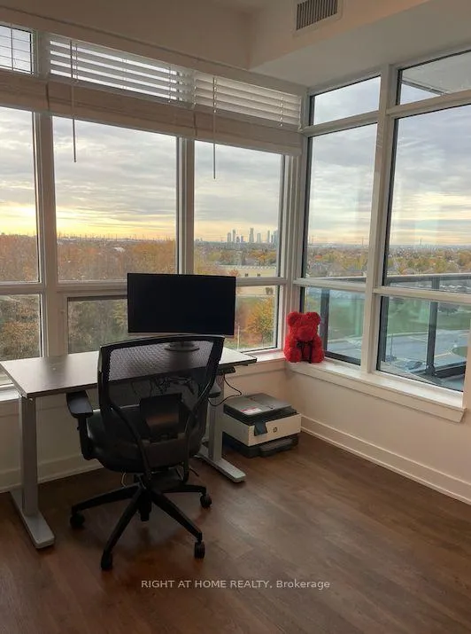 Photo 10 of Unit 616, 30 upper mall Way, Vaughan, Brownridge — HOMEH