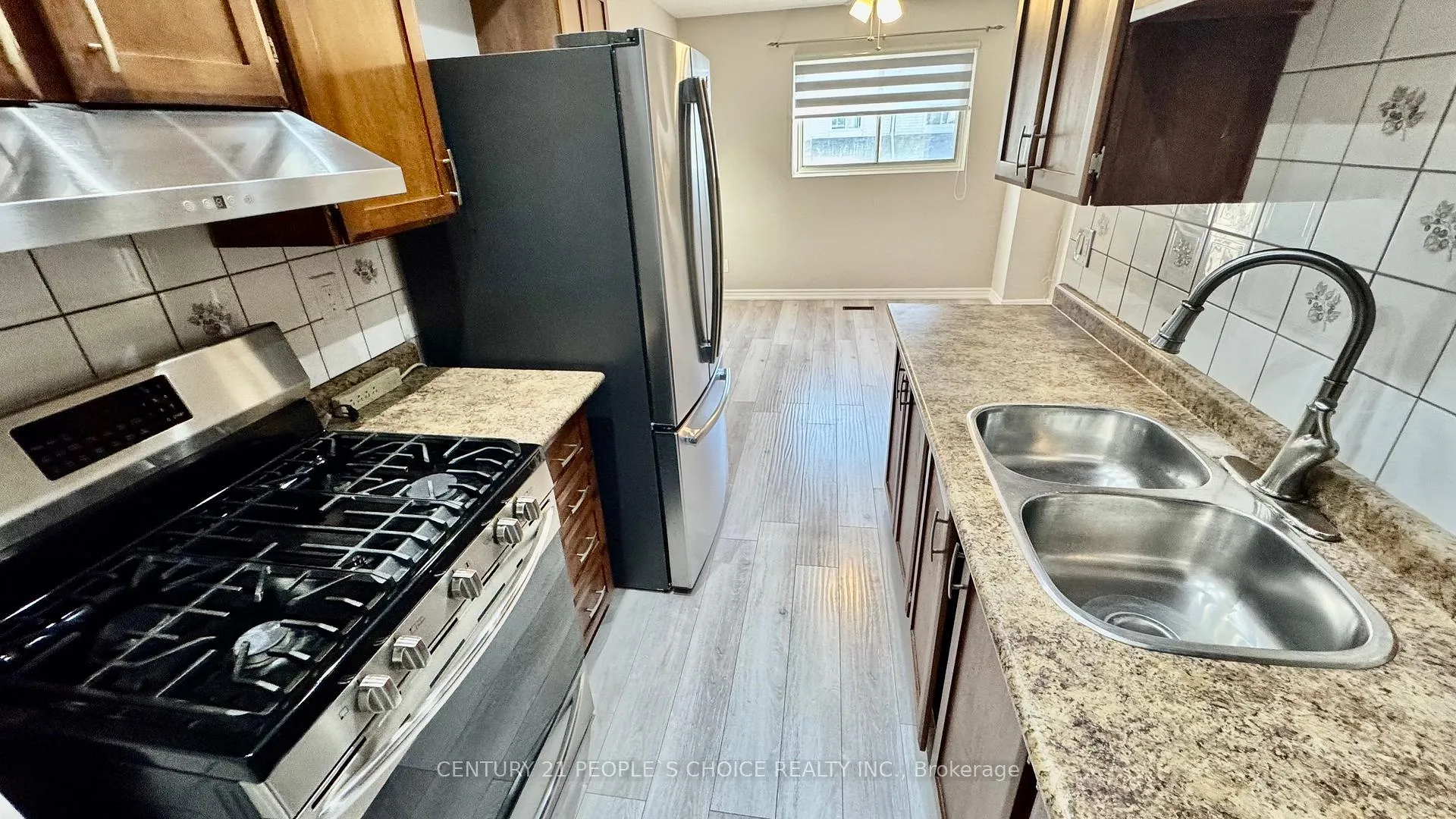 Photo 7 of 16 Franklin Court, Brampton, Bramalea West Industrial — HOMEH