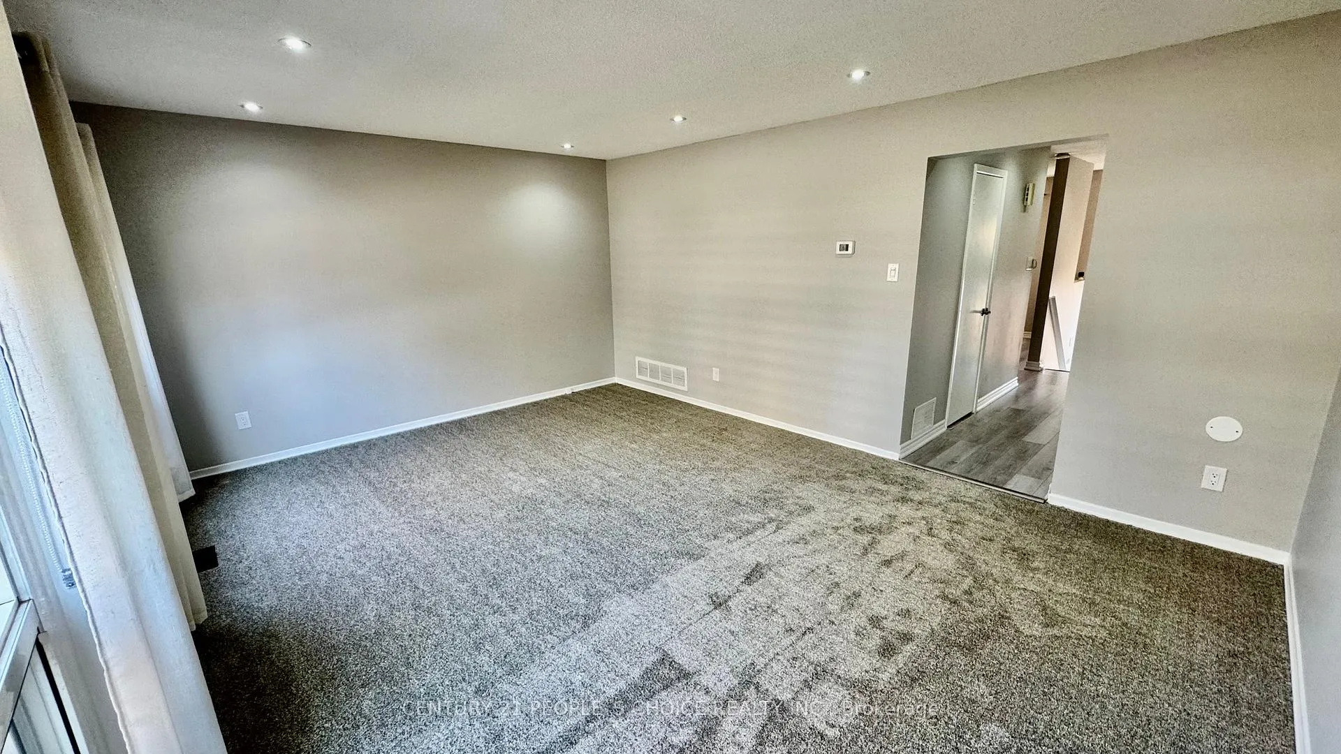 Photo 10 of 16 Franklin Court, Brampton, Bramalea West Industrial — HOMEH