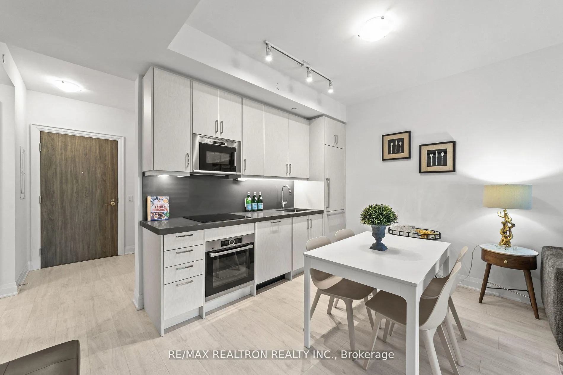 Photo 13 of Unit 714, 10 Gatineau Drive, Vaughan, Beverley Glen — HOMEH