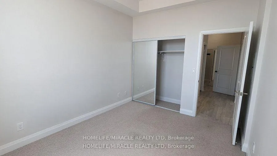 Photo 4 of Unit 326, 3600 Highway 7, Vaughan, Vaughan Corporate Centre — HOMEH