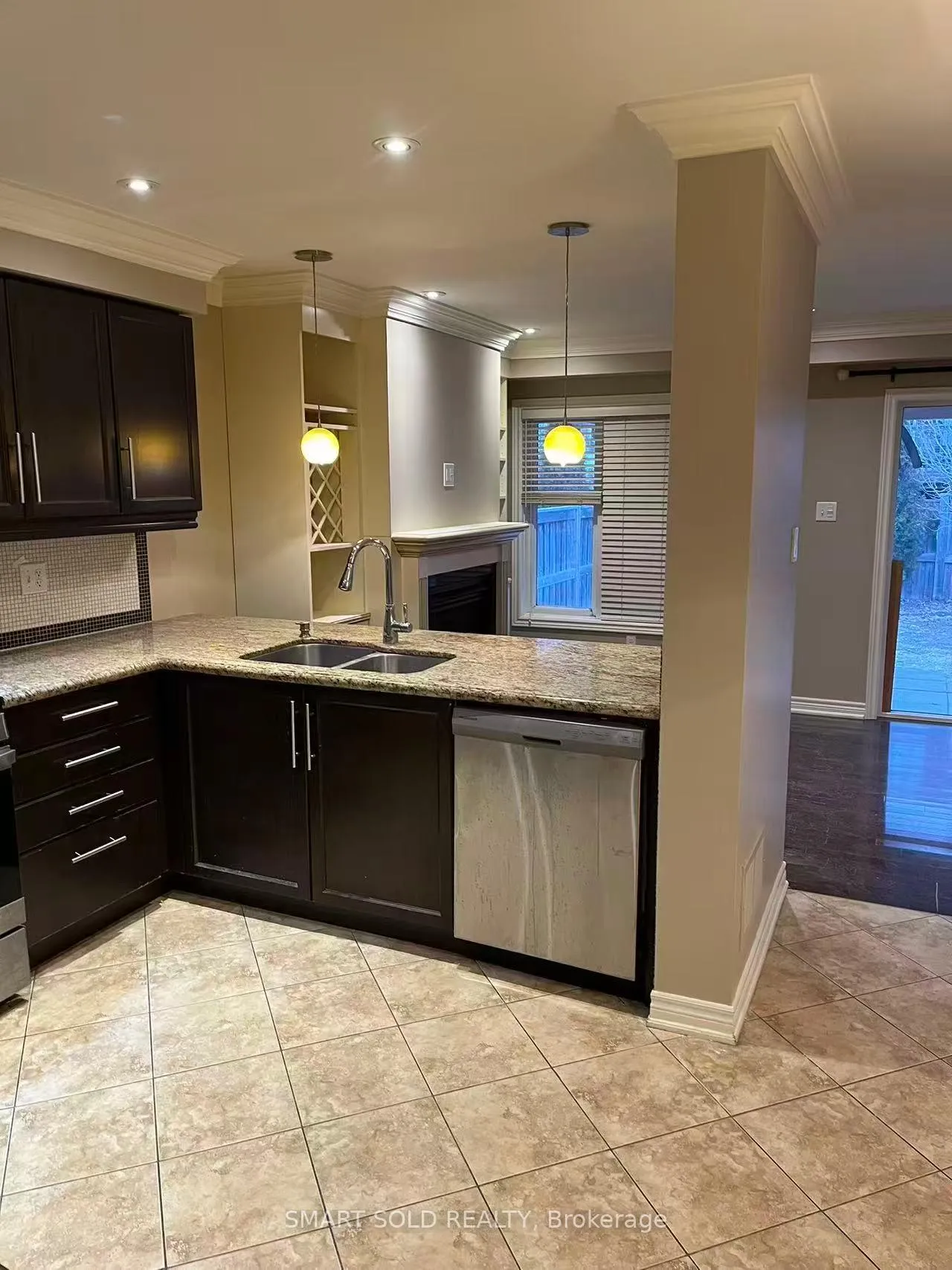 Photo 3 of 199 Venice Gate Drive, Vaughan, Vellore Village — HOMEH