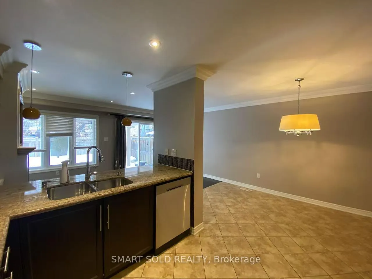 Photo 4 of 199 Venice Gate Drive, Vaughan, Vellore Village — HOMEH