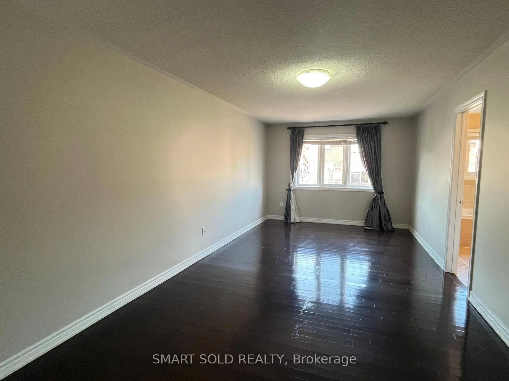 Photo 9 of 199 Venice Gate Drive, Vaughan, Vellore Village — HOMEH