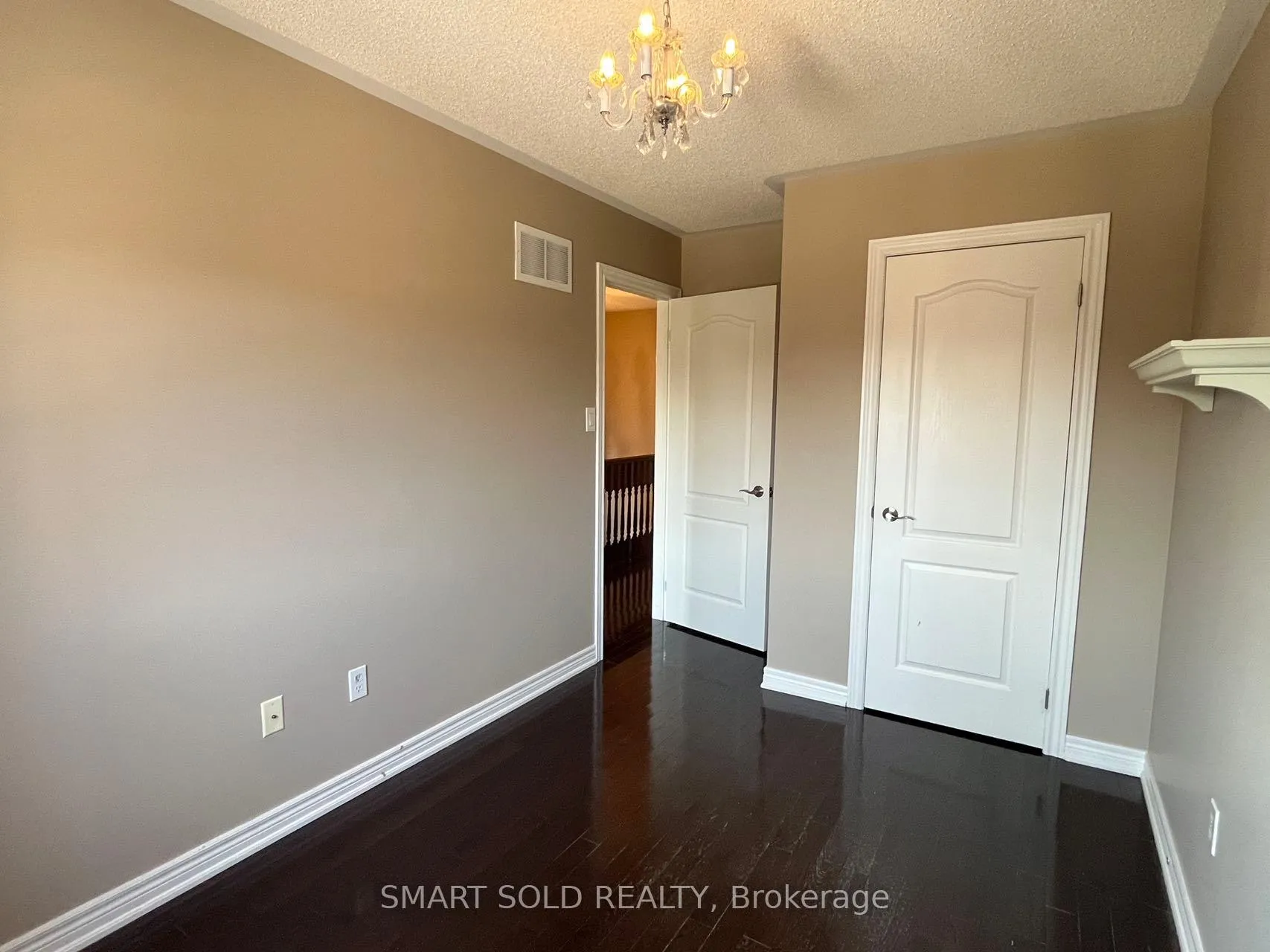 Photo 15 of 199 Venice Gate Drive, Vaughan, Vellore Village — HOMEH
