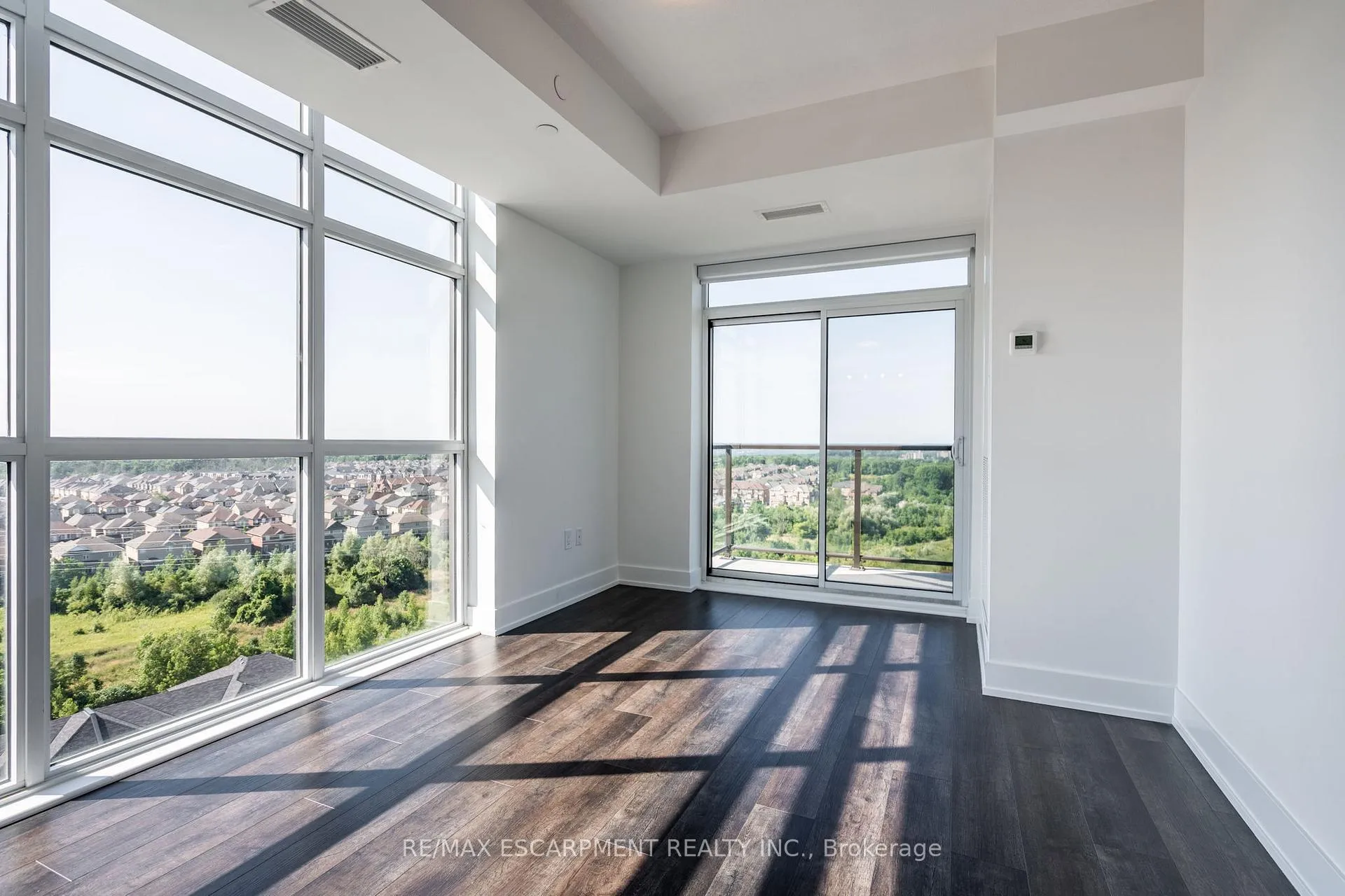 Photo 10 of Unit 1111, 450 Dundas Street E, Hamilton, Waterdown — HOMEH