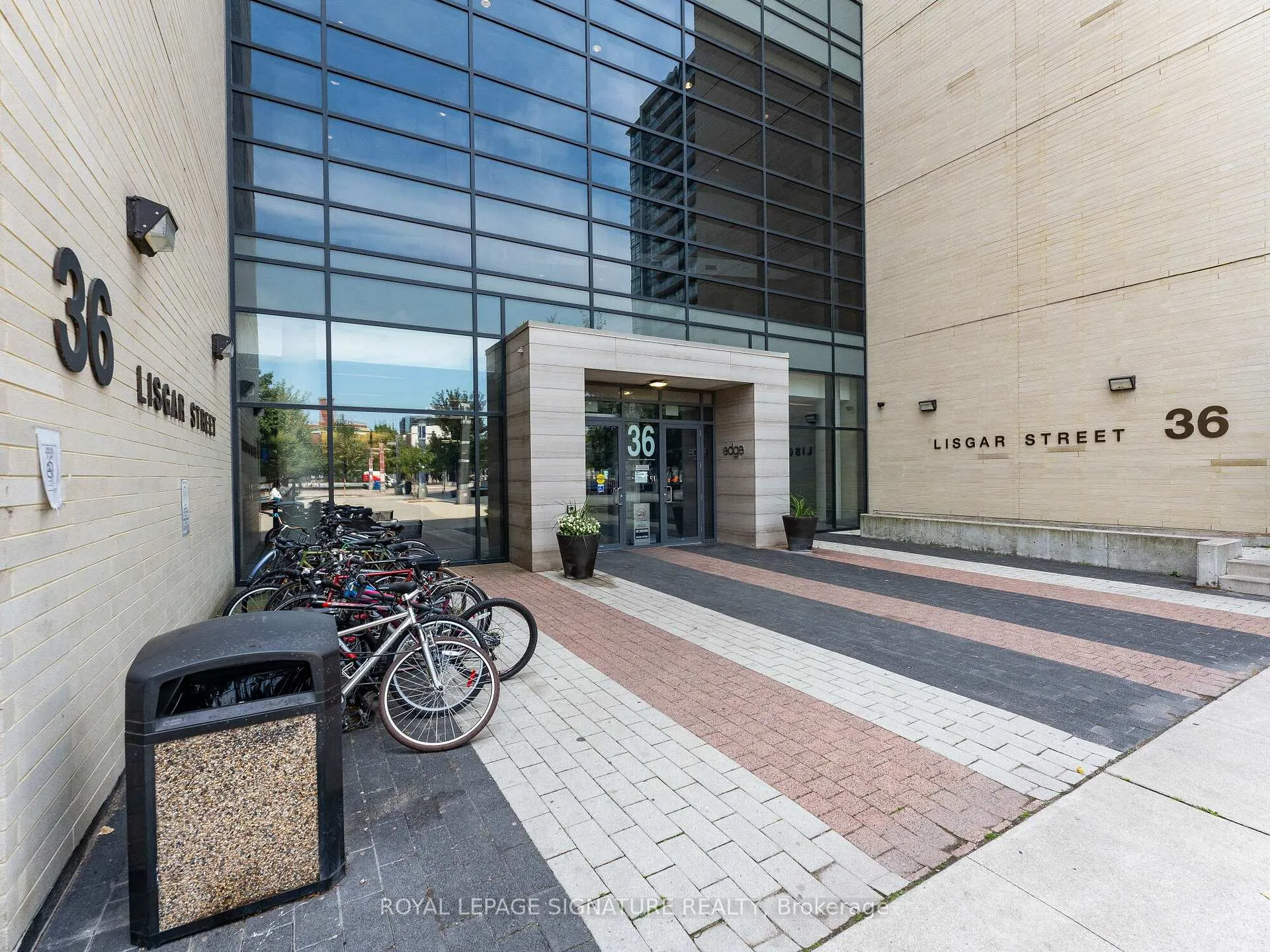 Photo 4 of Unit LPH05E, 36 Lisgar Street, Toronto, Little Portugal — HOMEH