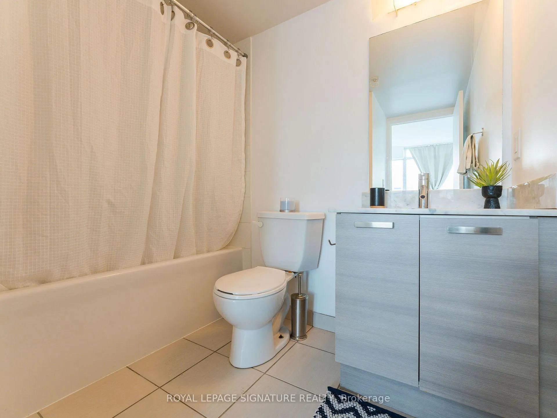 Photo 40 of Unit LPH05E, 36 Lisgar Street, Toronto, Little Portugal — HOMEH